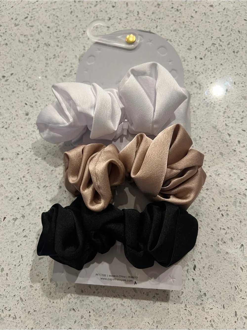 NWT 🐚⚜️ Capelli New York LUXE Nautical Set of 3 Satin Scrunchies
